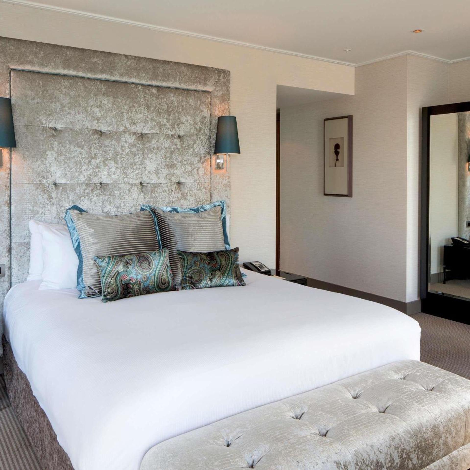 SUPERIOR, KING BED, ACCESSIBLE