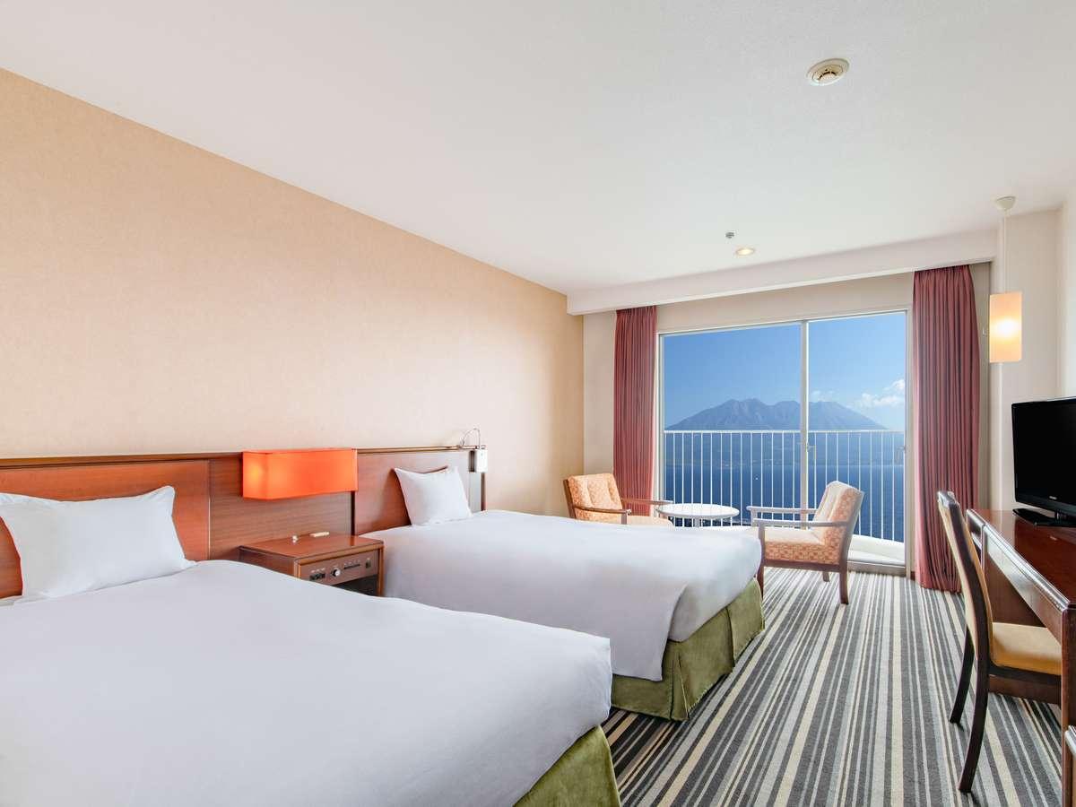 Connecting, 4 Beds