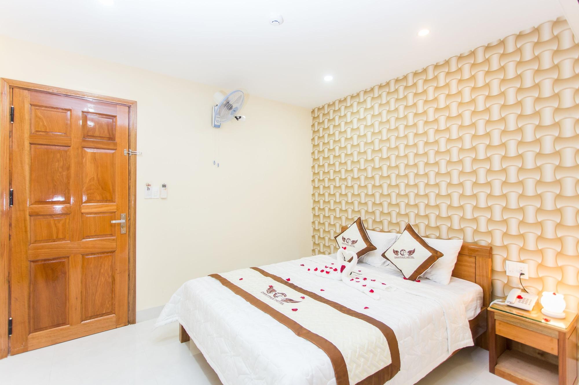 Dam Phuc Hotel 8/20