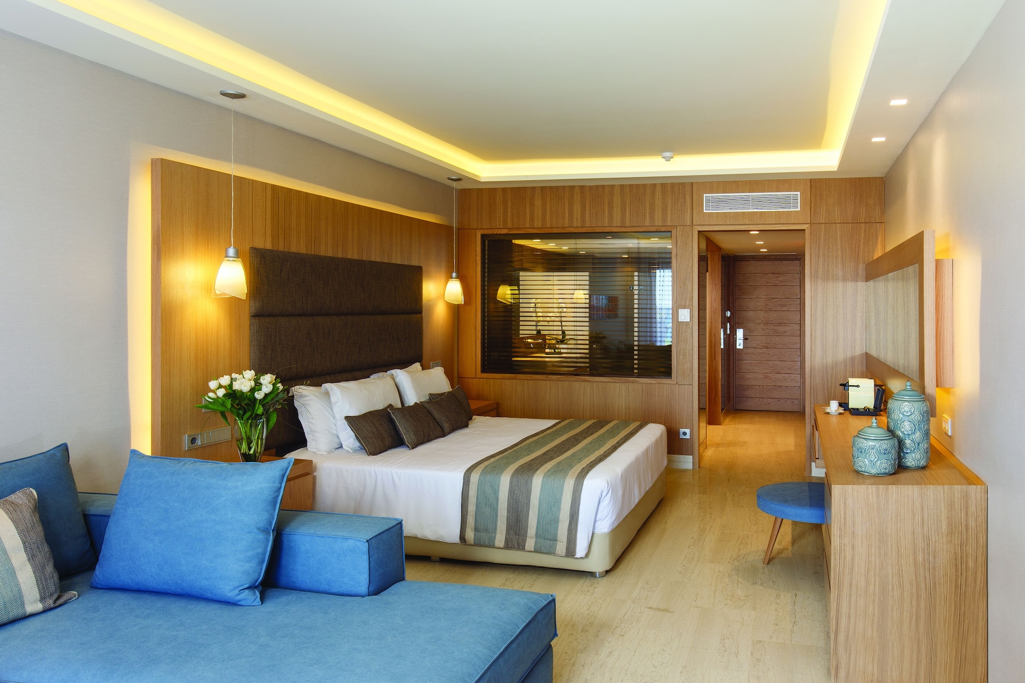 Swim Up, Junior Suite, 1 Queen and 1 Single Bed, Beach Front, Sea View