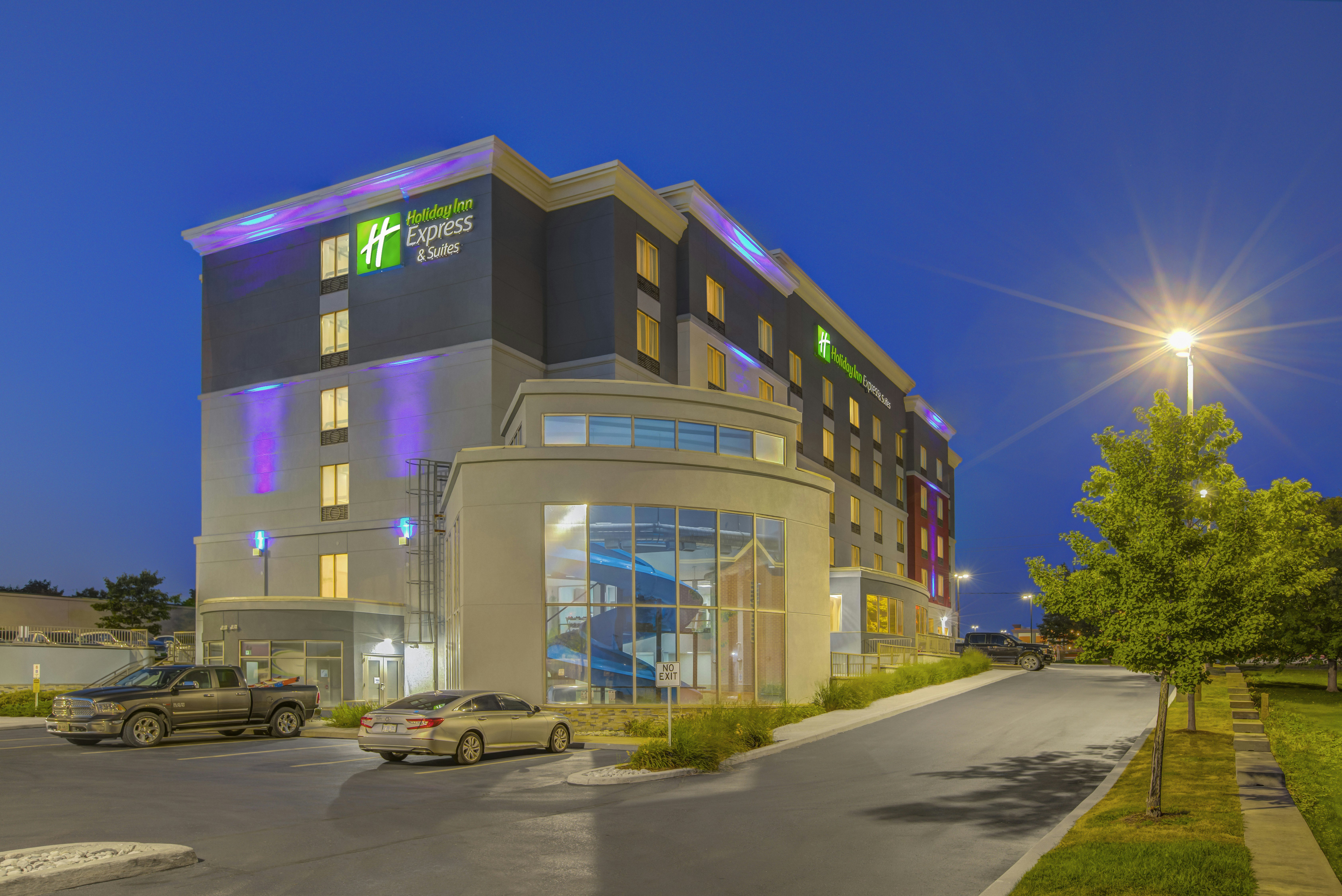 Holiday Inn Express Hotel Suites Woodstock South 3/67