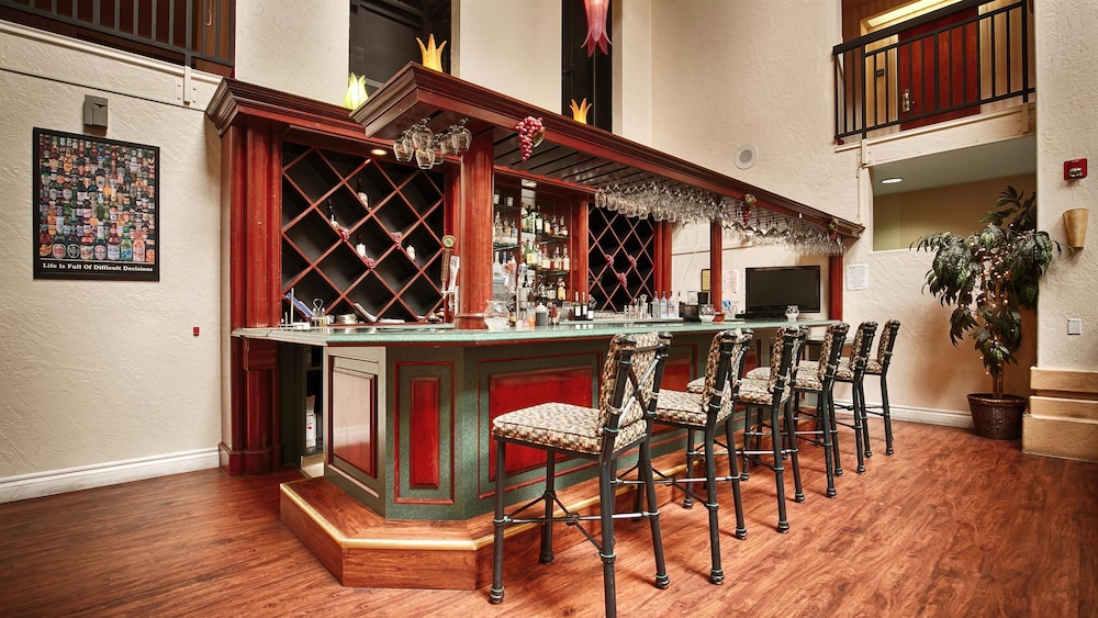 Best Western Plus Villa Del Lago Inn 35/41