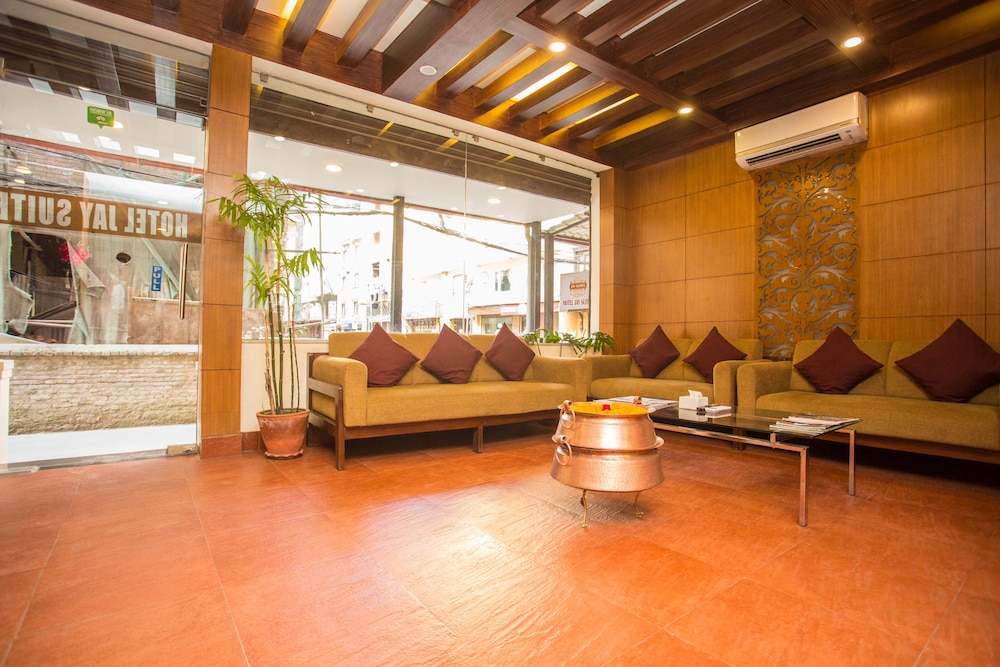 Hotel Jay Suites 49/75