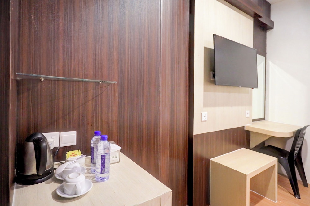 RedDoorz Premium near Grand Batam Mall 46/50