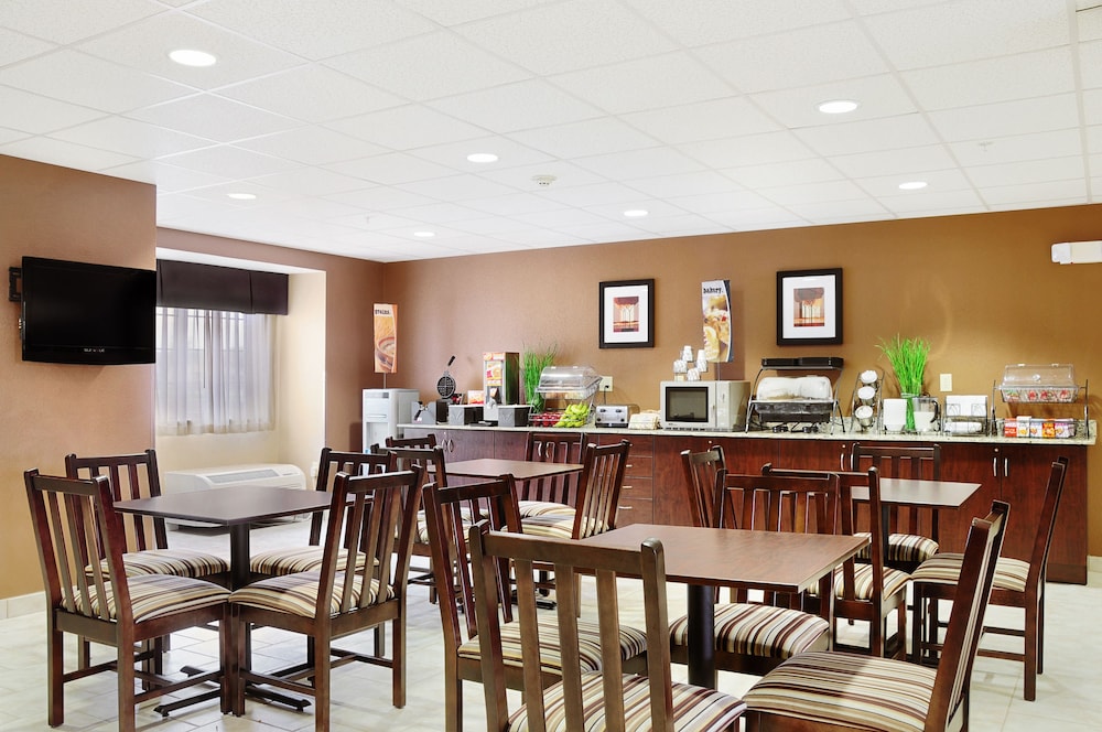 Microtel Inn And Suites Austin 25/38