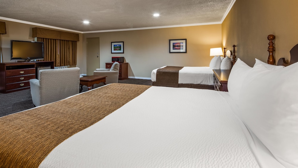 Best Western Lakewood 12/38