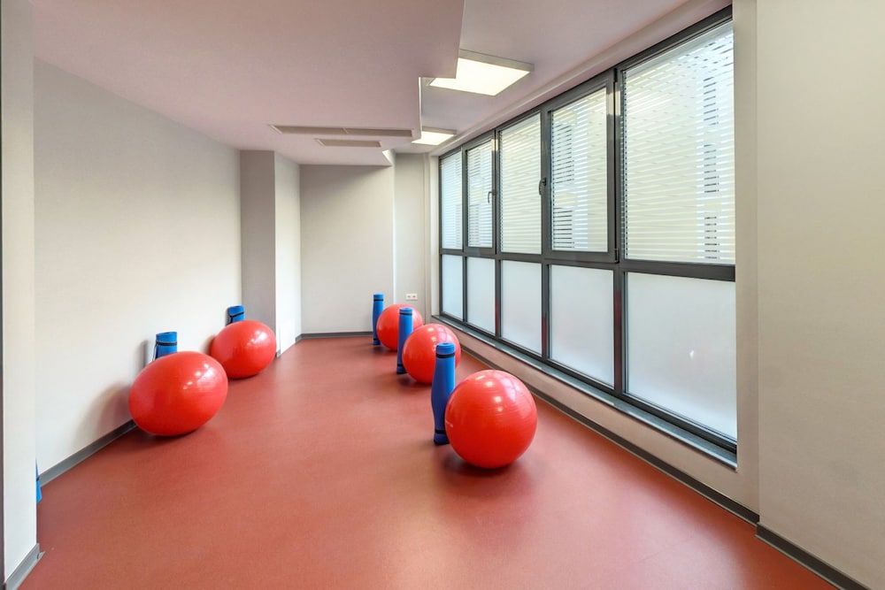 Coop Hotel Sofia 64/69