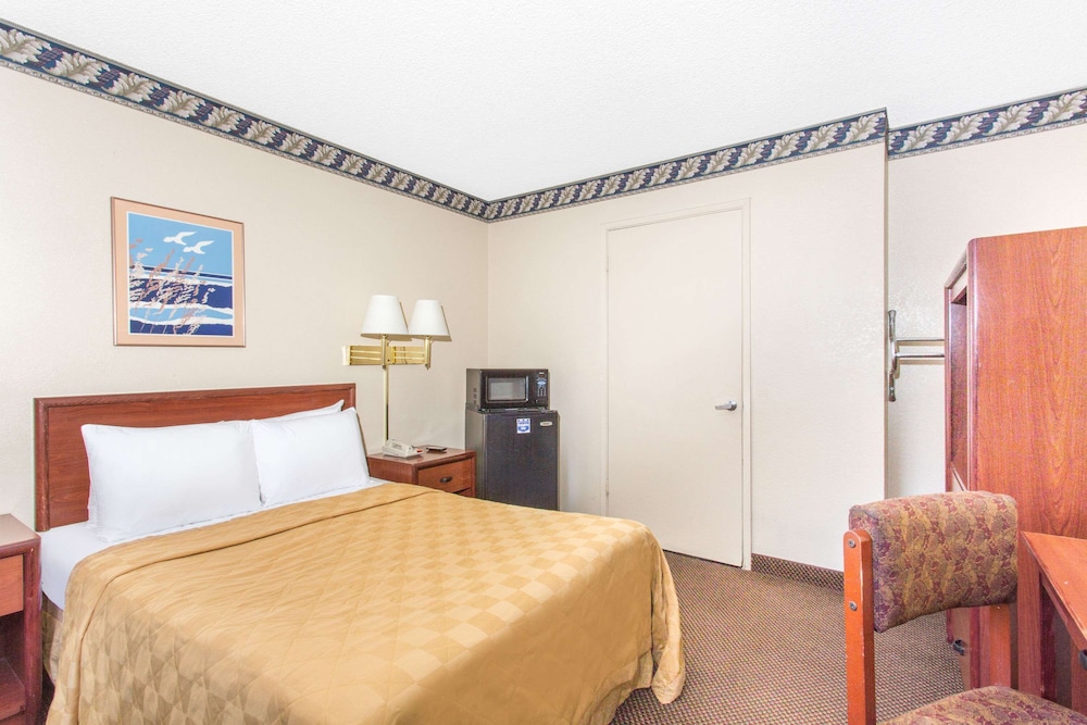 Knights Inn Madera 5/18