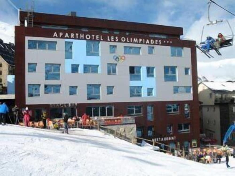 Olimpiades Aparthotel 4/66