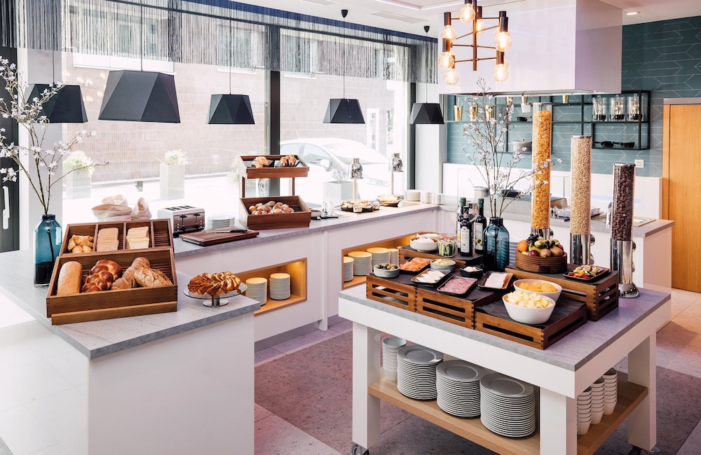 Leonardo Hotel Zurich Airport 26/76