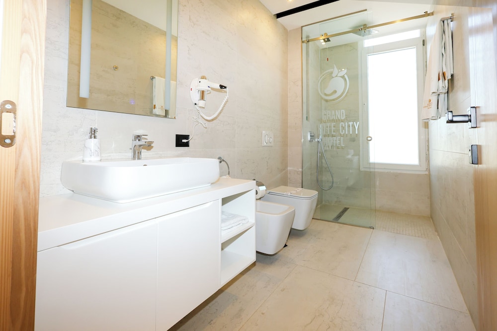 Grand White City Hotel 41/41