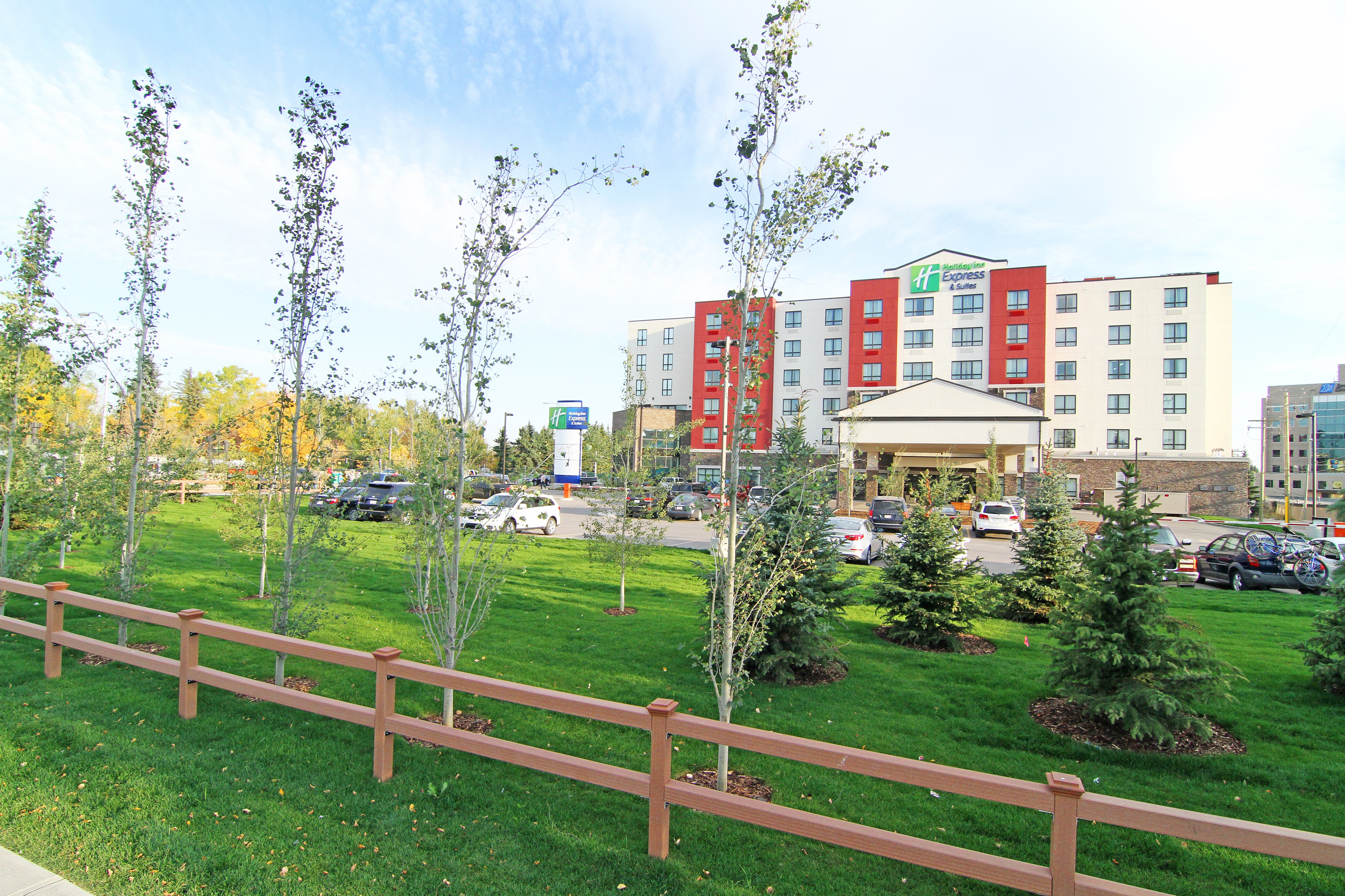 Holiday Inn Express And Suites Calgary Nw University Area 71/73