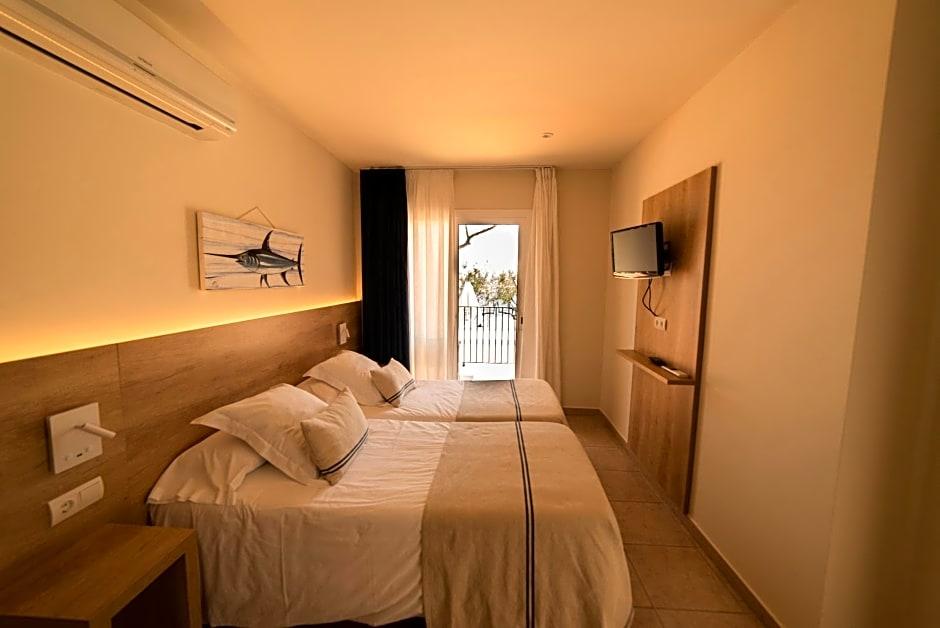 HOTEL TAMARIU 11/50