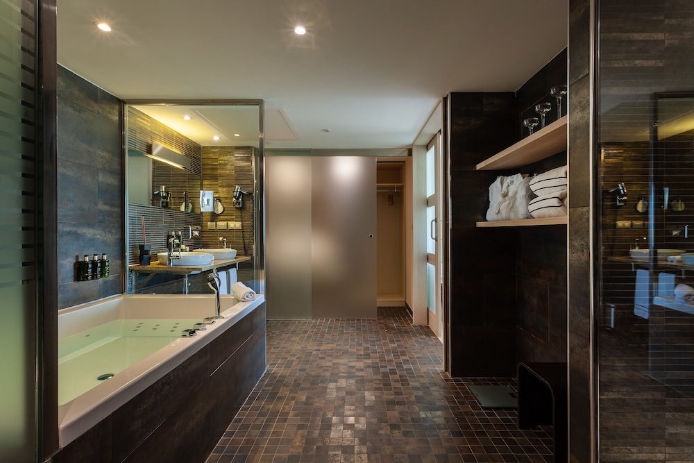 The Level at Melia Sevilla 5/62