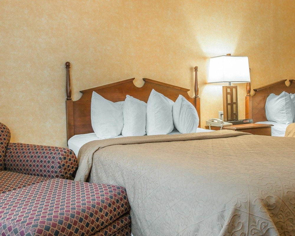 Quality Inn Gaylord MI 14/40