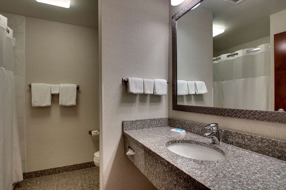 Drury Inn and Suites Findlay 47/50