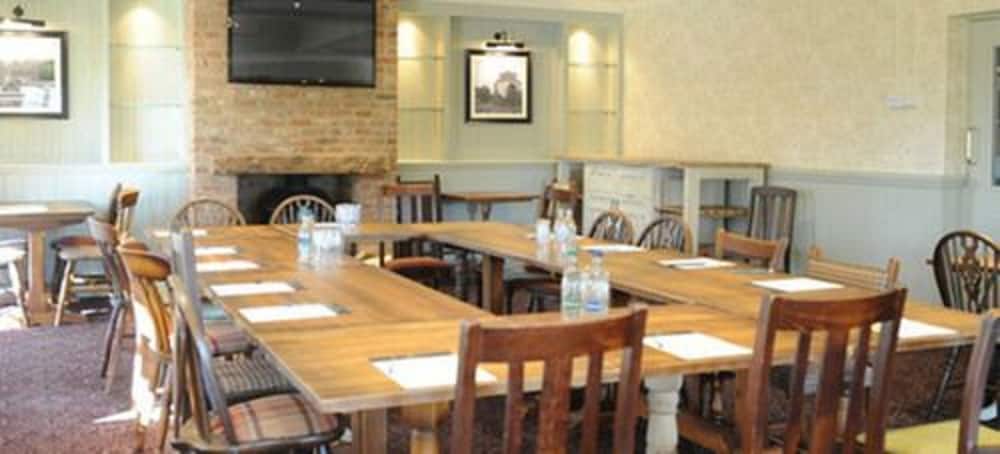 Sturdy's Castle Country Inn 33/47