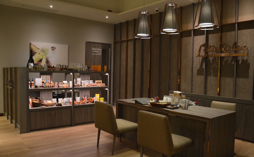 Arnoma Grand Bangkok 53/58