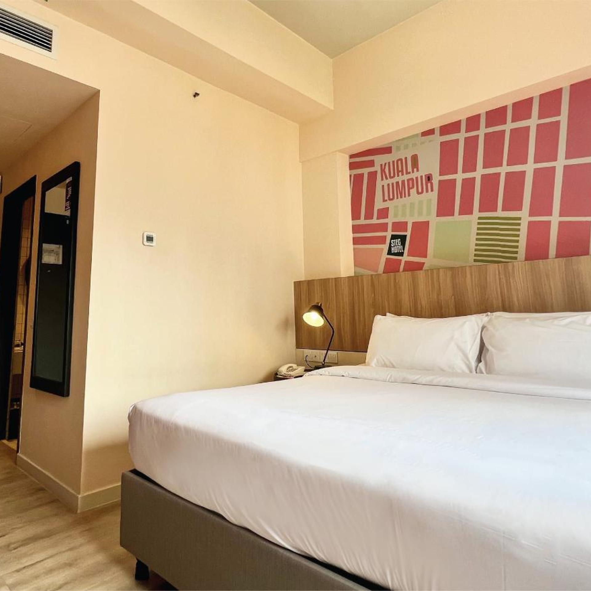 Groovy, Deluxe, King Bed