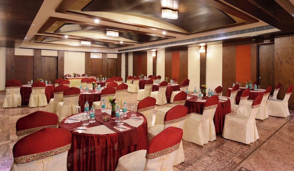 KESHAV CLARKS INN 18/21