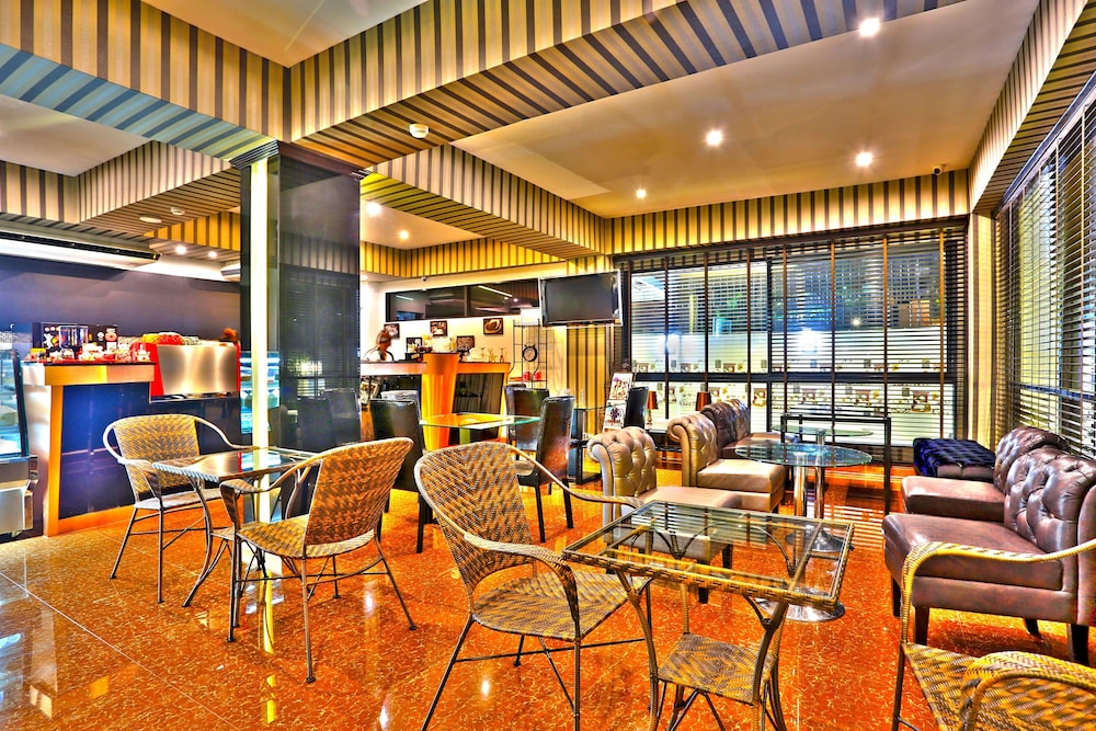 Chateau de Sukhumvit 44/52