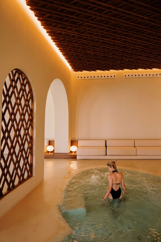 La Zambra the Unbound Collection By Hyatt 41/69