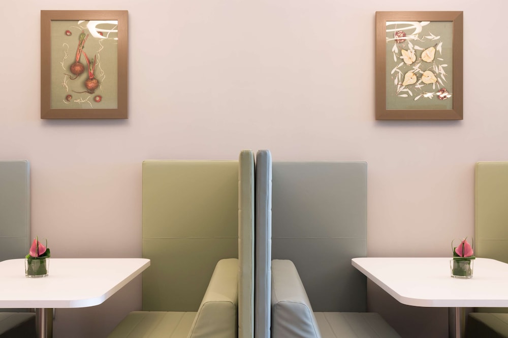HAMPTON BY HILTON ROME EAST 49/51