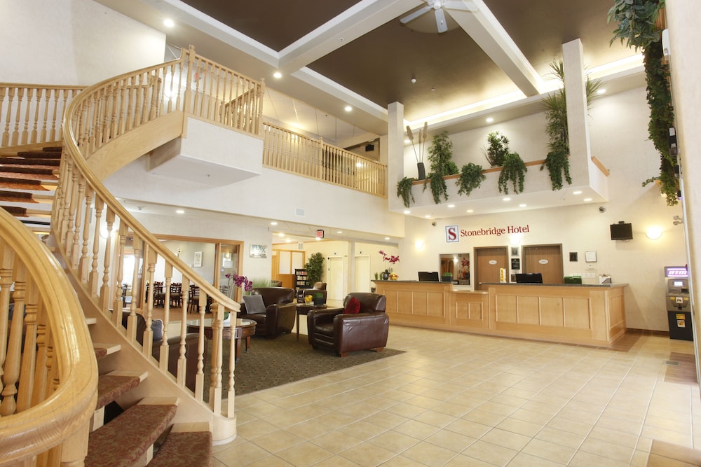 Stonebridge Hotel Dawson Creek 38/48