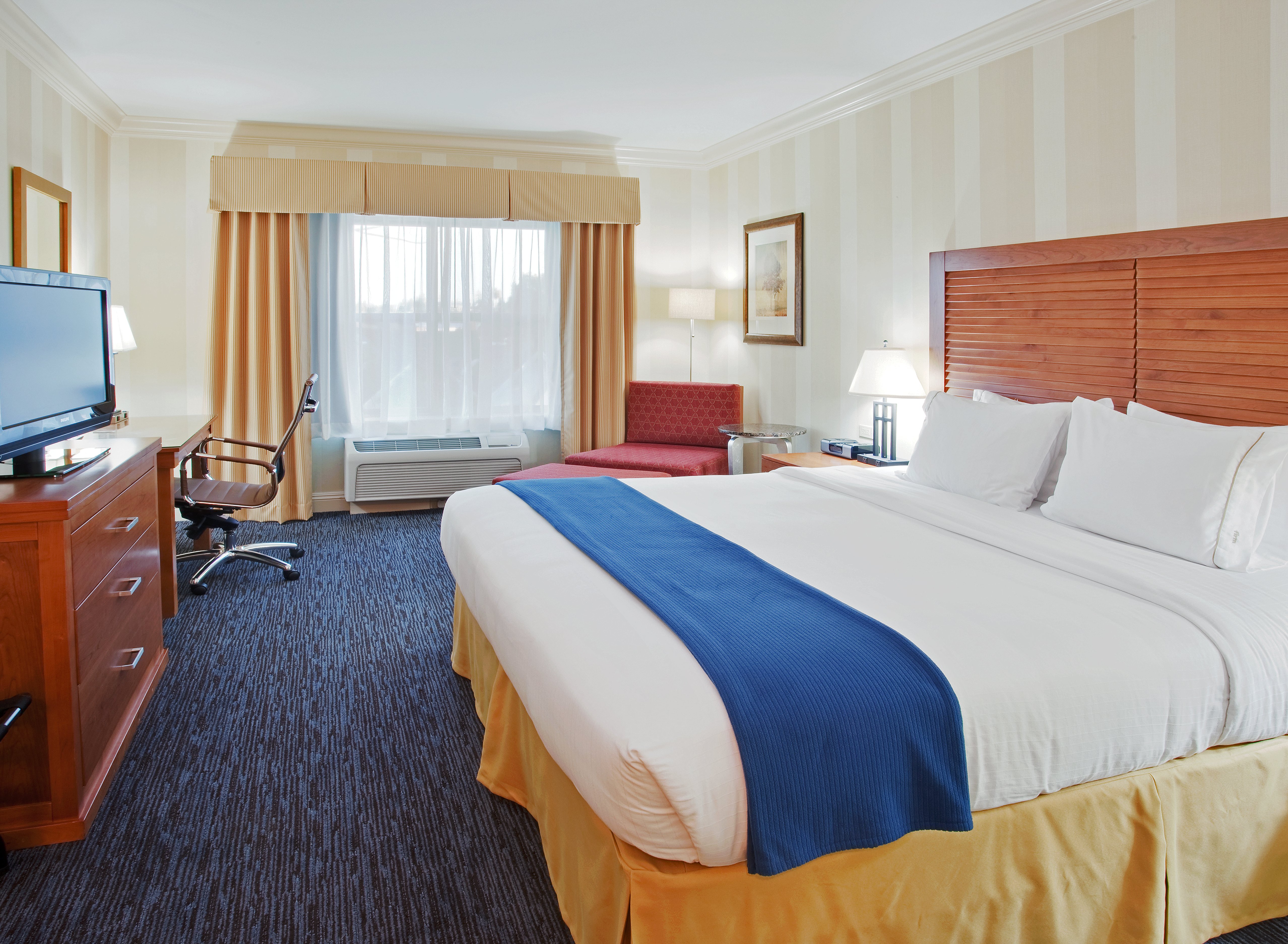 Holiday Inn Express Hotel Suites Santa Cruz 28/72