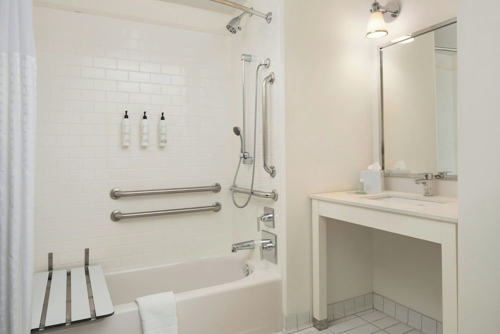 Fairfield Inn & Suites by Marriott Chattanooga 38/42