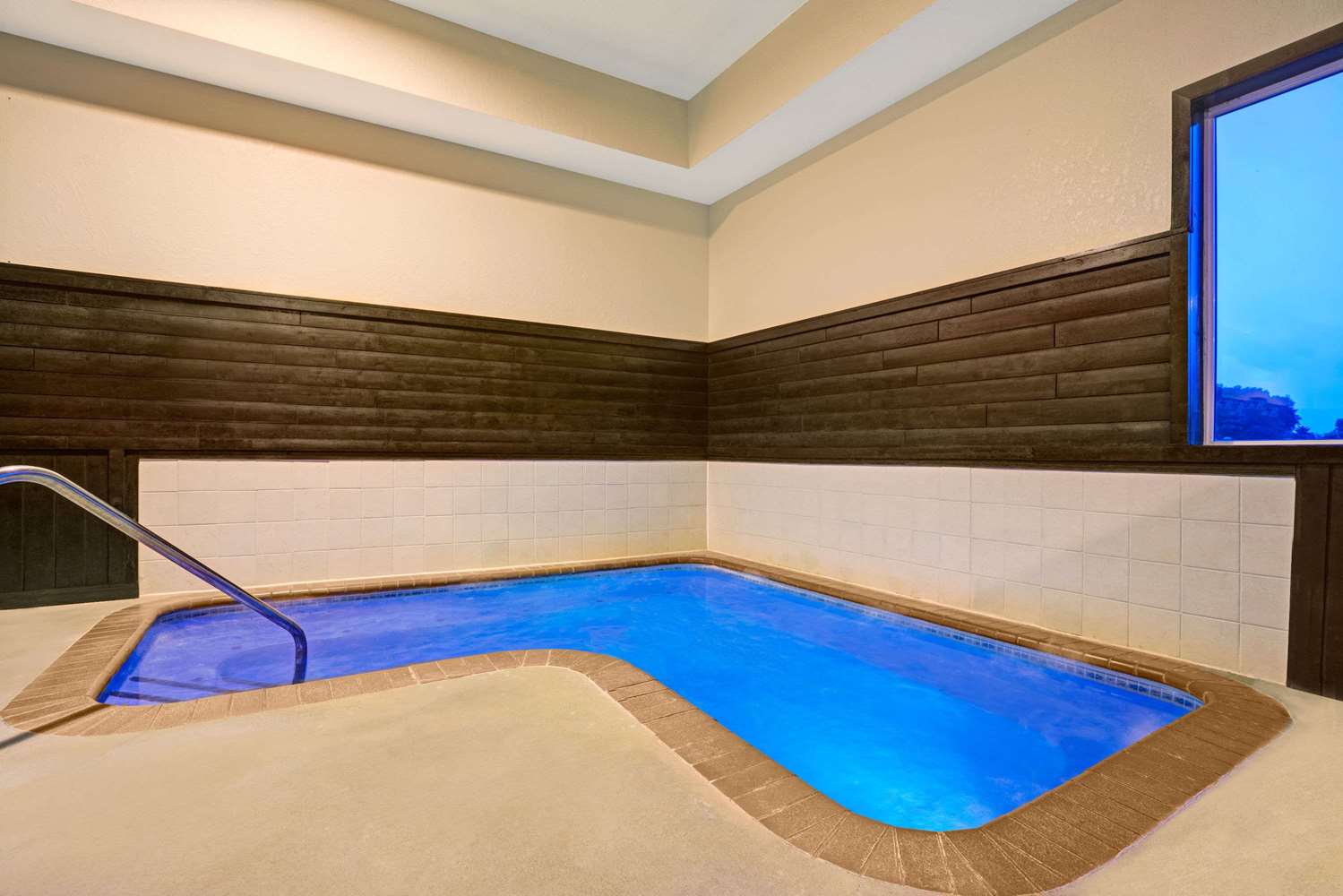 Blaine Town Inn & Suites 14/25