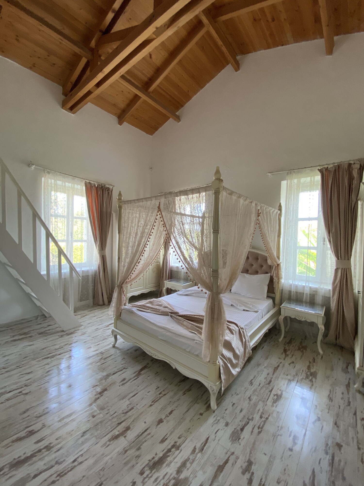 1 BEDROOM, DELUXE, SUITE