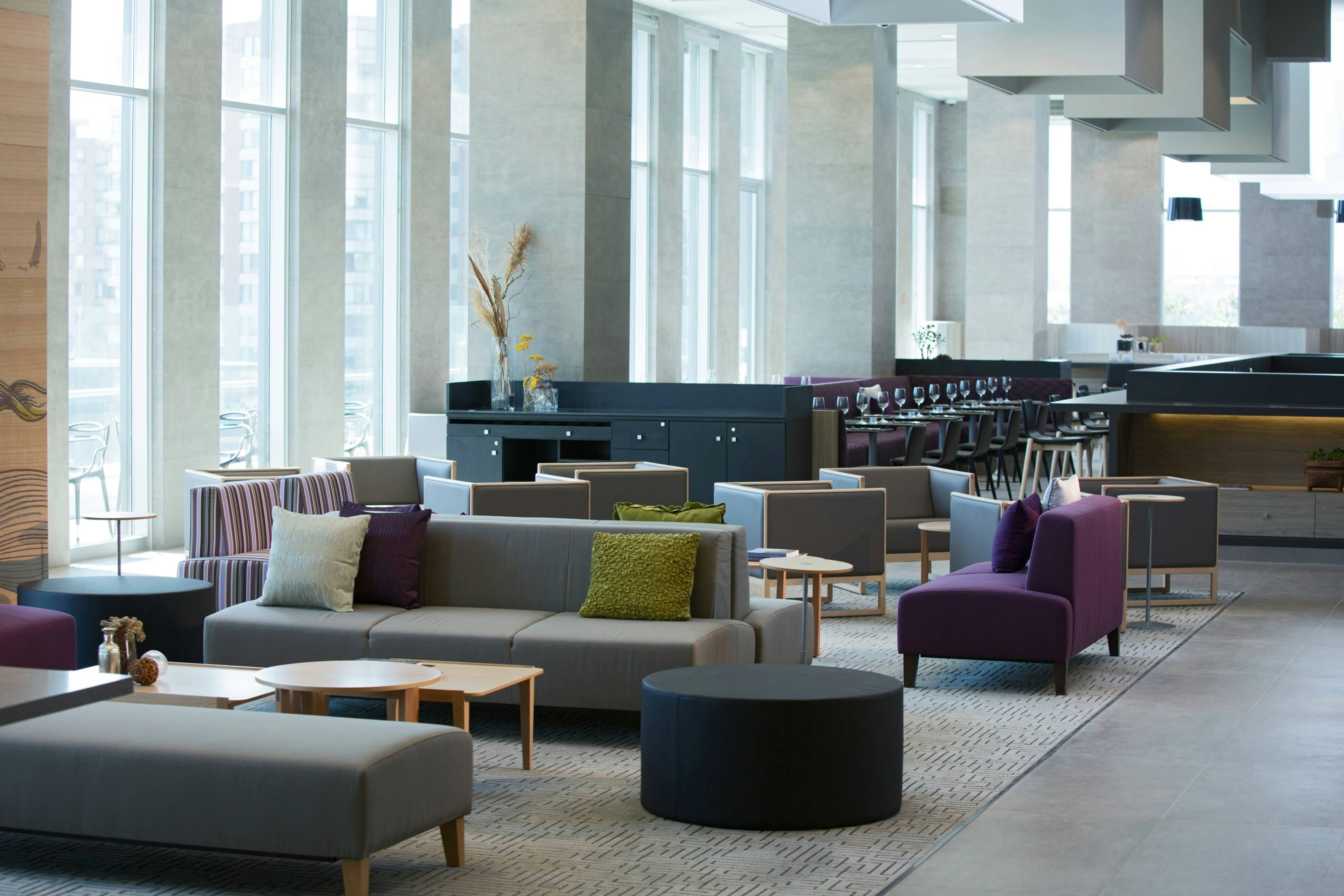 Courtyard Santiago Las Condes 36/55