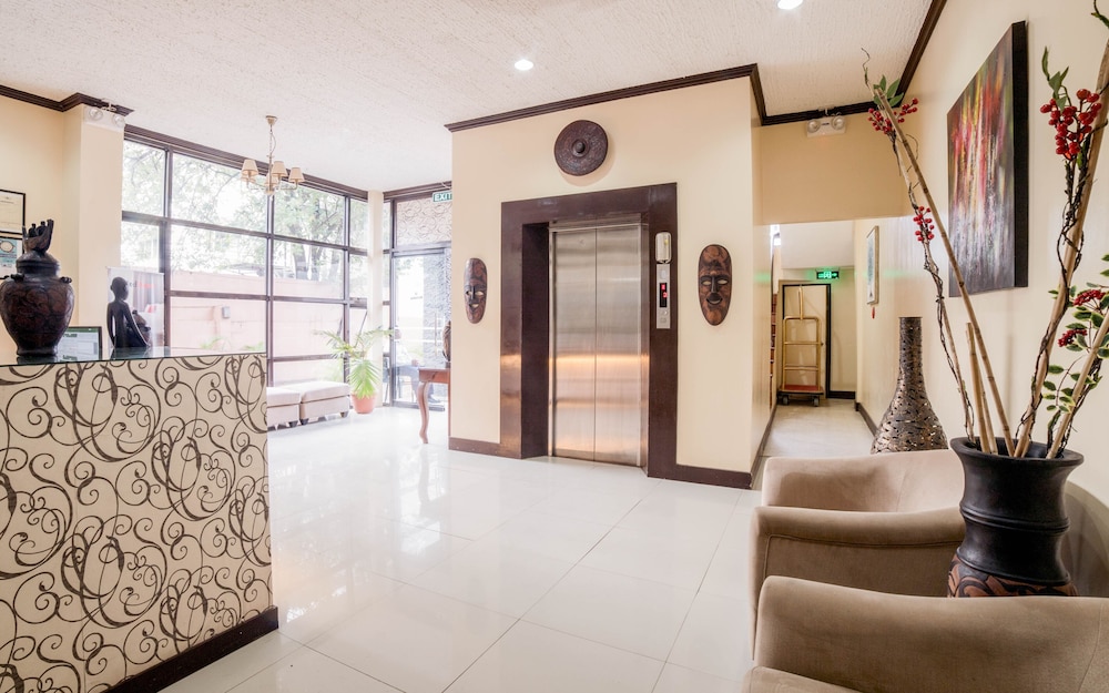 RedDoorz Plus near Rizal Junction 8/25