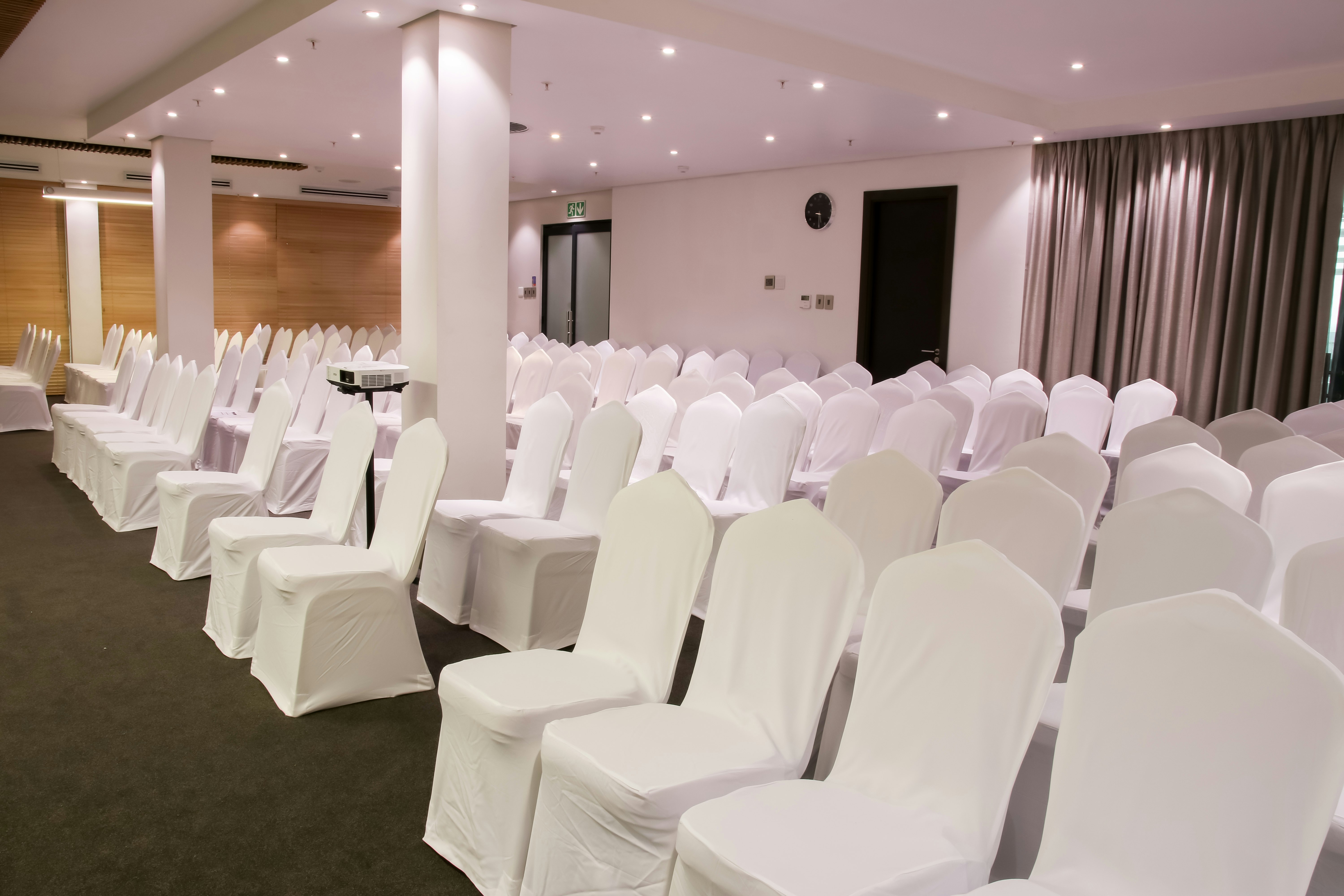 Legend Hotel Lagos Airport Curio Collection By Hilton 73/81