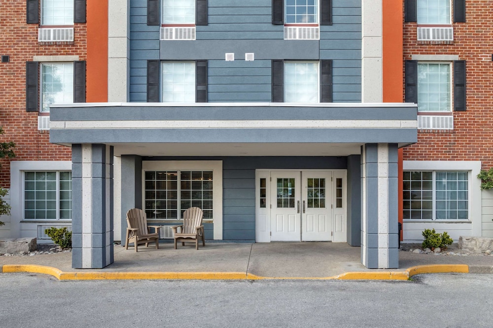 Comfort Inn Sarnia 3/29
