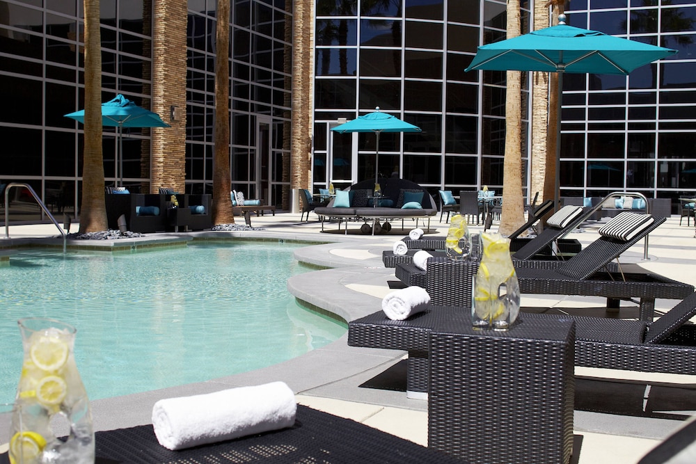 Renaissance Las Vegas 44/54