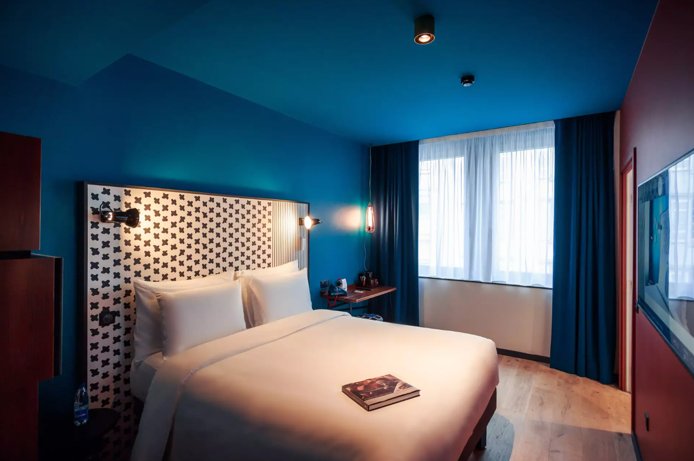 Extra, Double or Twin Bed