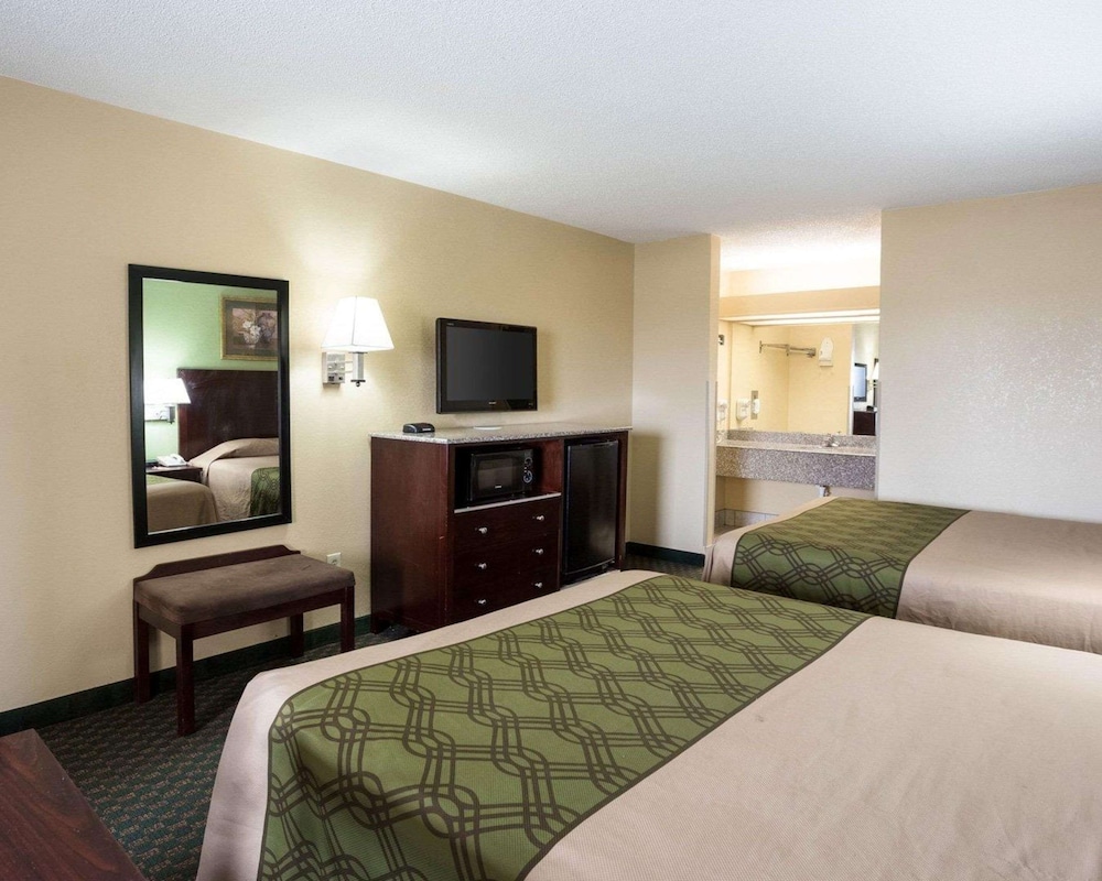 Rodeway Inn and Suites New Orleans, LA 15/33