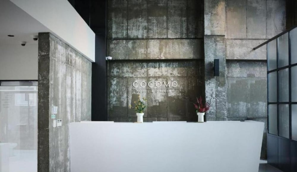 Cocomo Hotel And Gallery 3/54