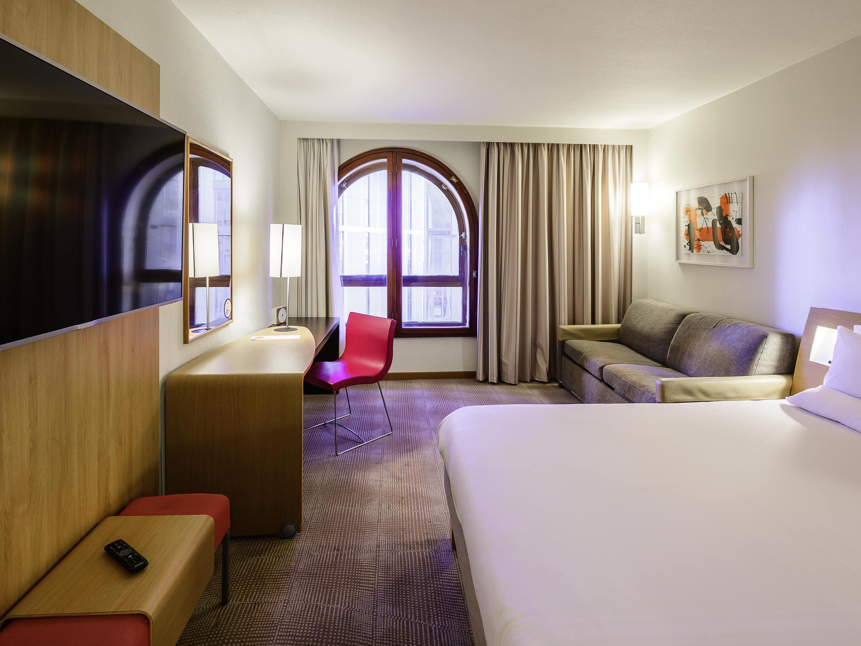 غرفة قياسية بسرير مزدوج مع أريكة، Novotel Birmingham Centre 4/10