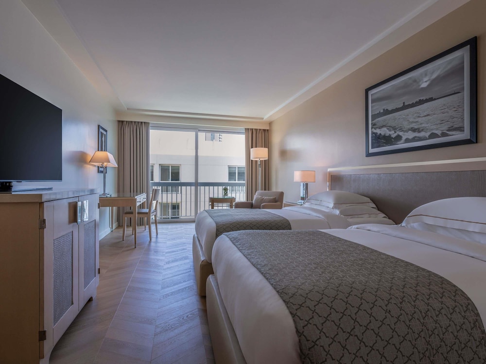 Executive, King Bed, City View