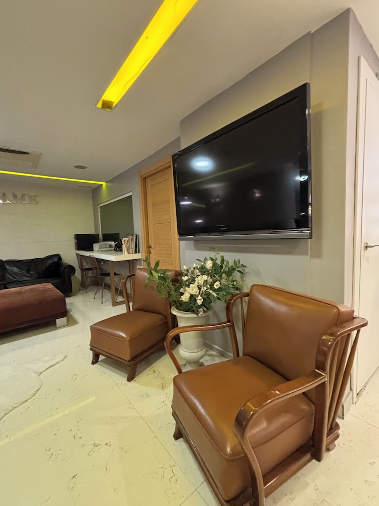 Wame Suite Hotel 62/85