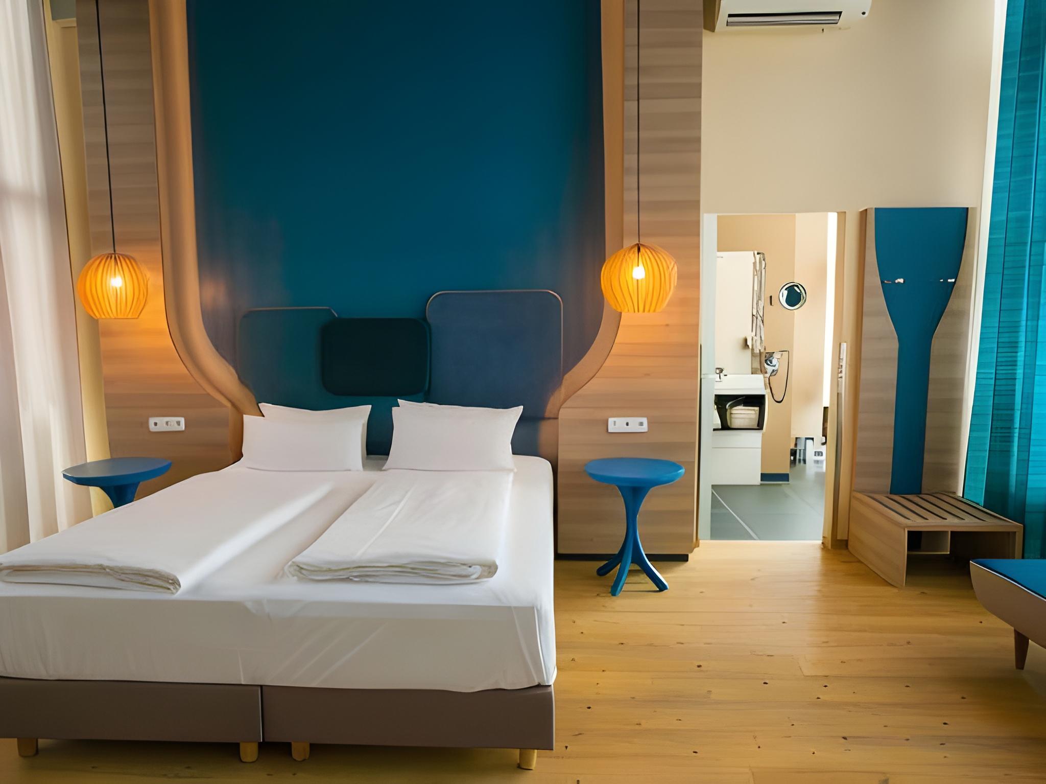 Designer, Double Bed