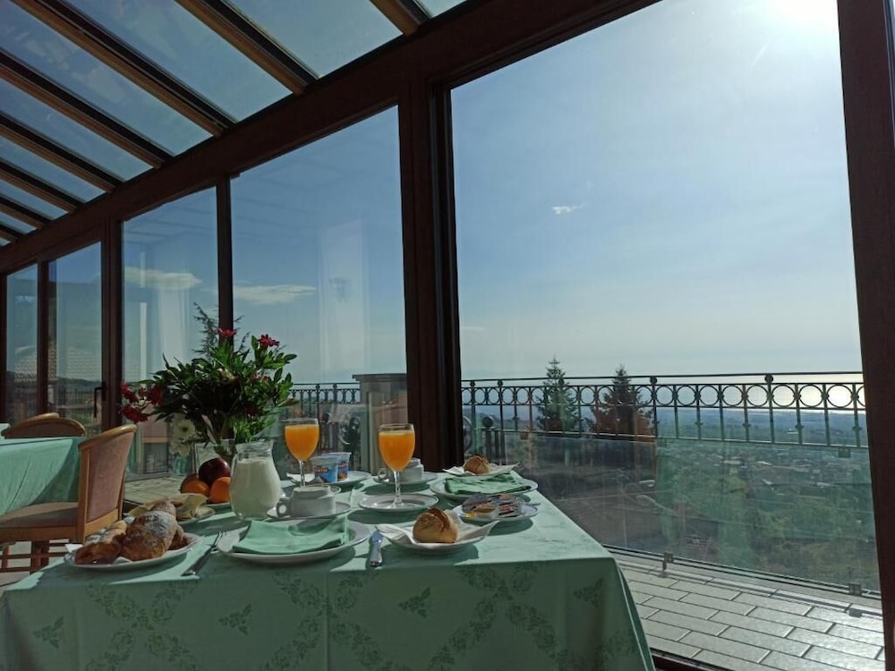 Hotel Primavera Dell'etna 35/47
