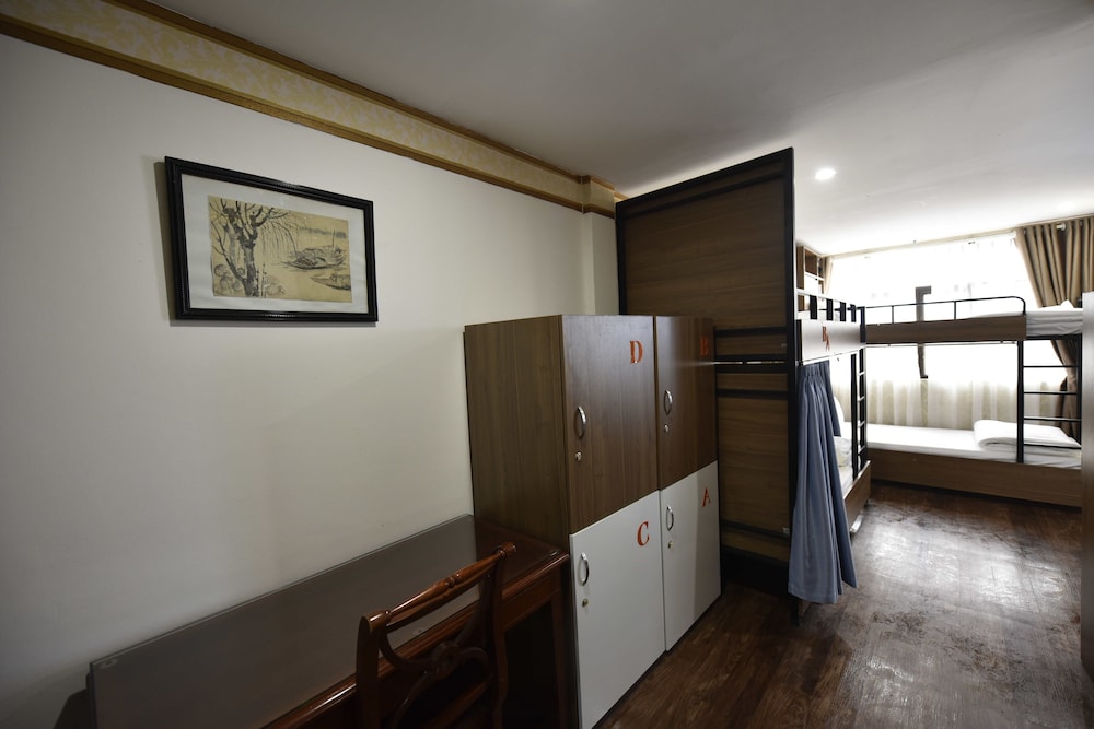 Ibiz City Hostel 26/30