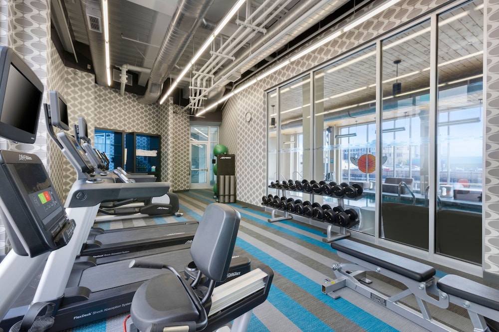Aloft Milwaukee Downtown 20/43