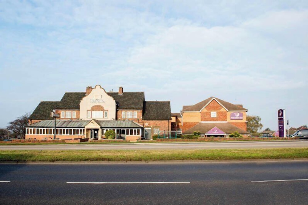 Premier Inn Rotherham East (M18/M1) 8/41