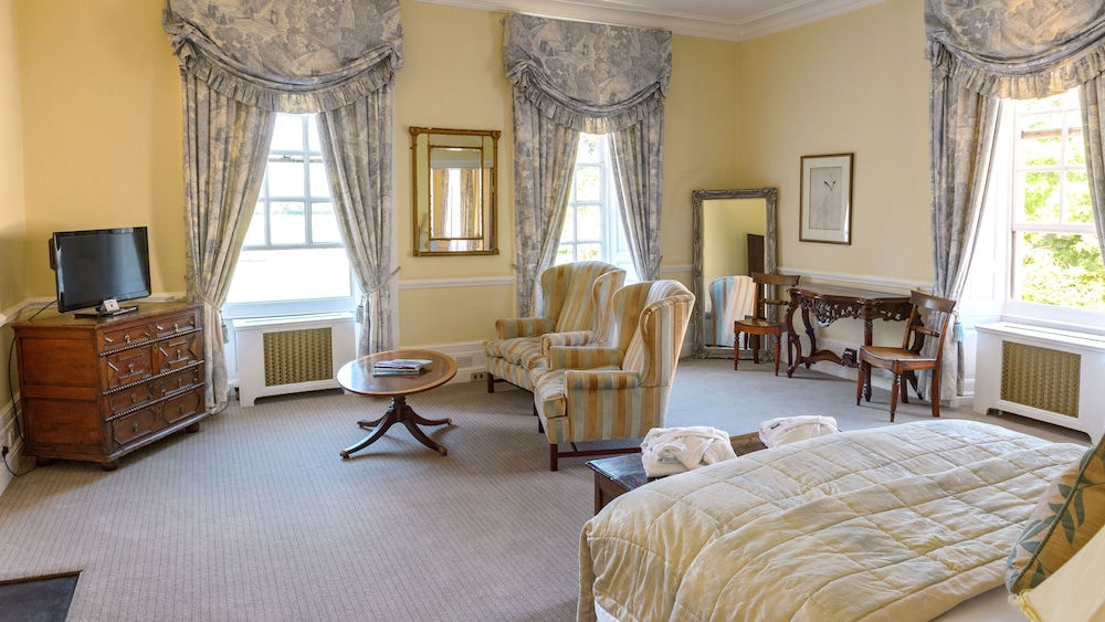 Hintlesham Hall 32/82