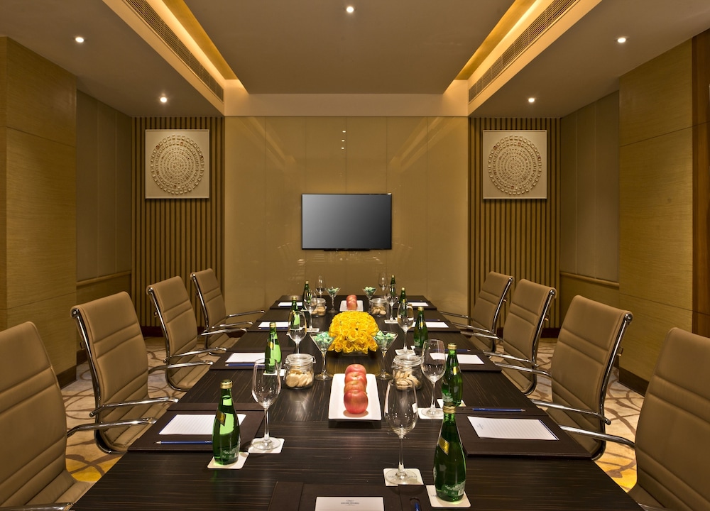 Grand Mercure Agra 35/50